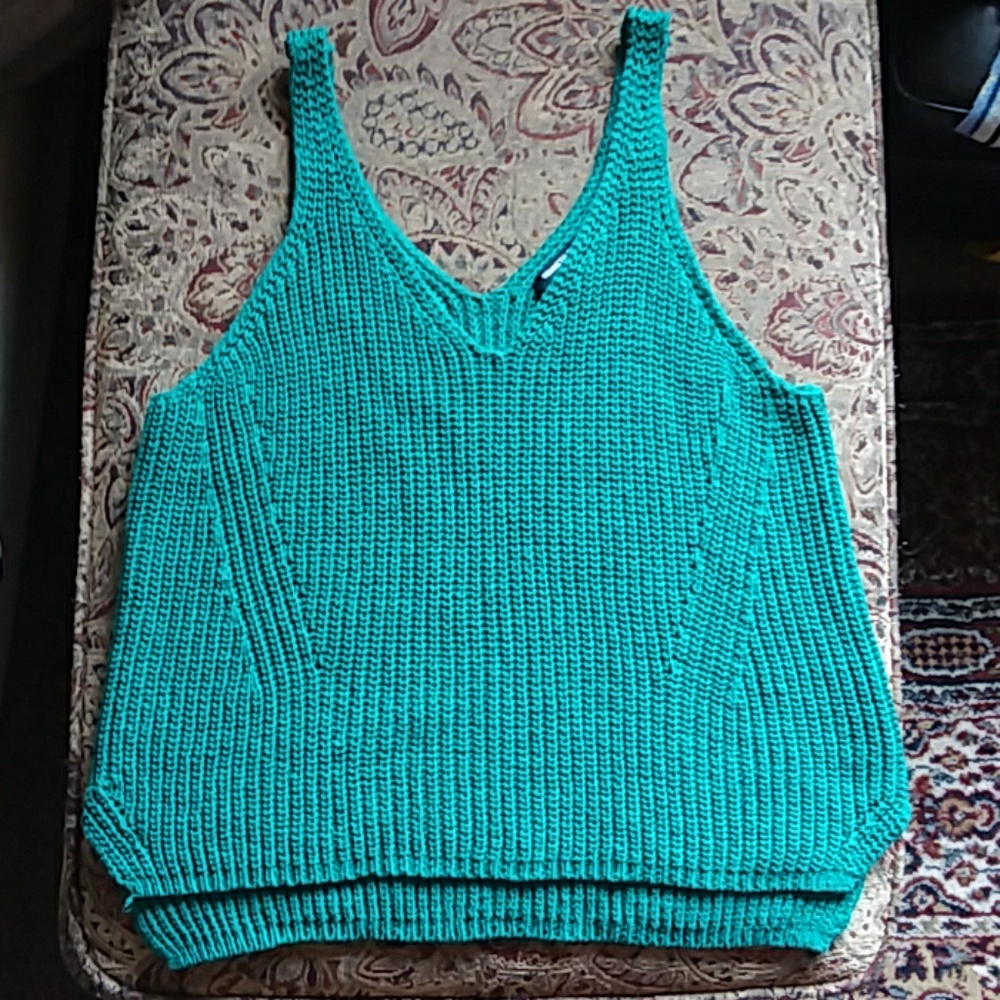 Knit tank top. Kenneth Cole. Cotton
